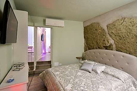 Deluxe Room - Pet-Friendly