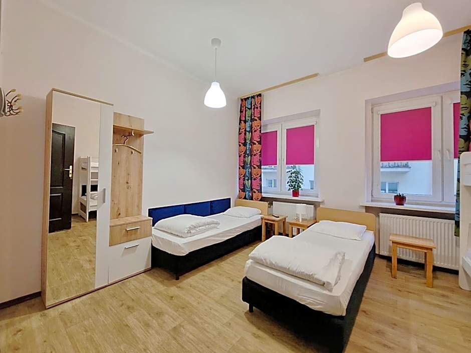 Hostel Helvetia - Private Rooms in City Center