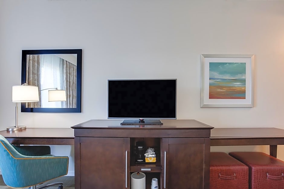 Hampton Inn & Suites - DeLand