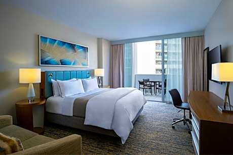 Limited King Balcony, Guest room, King, Limited View view