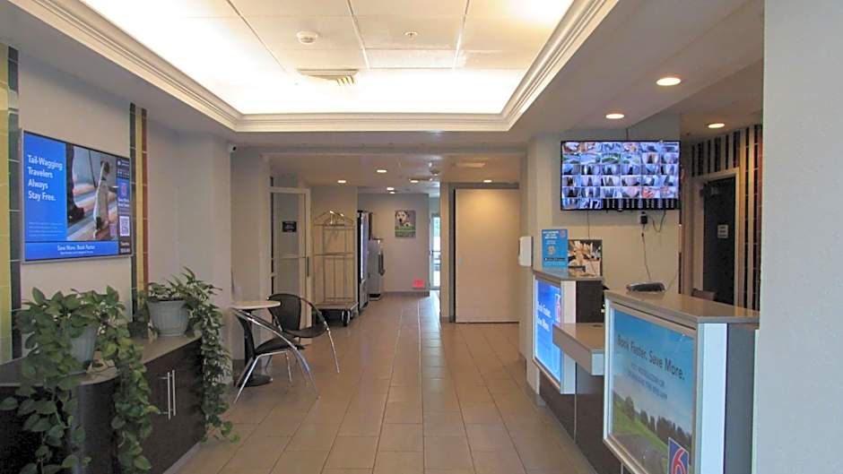 Motel 6-West Des Moines, IA