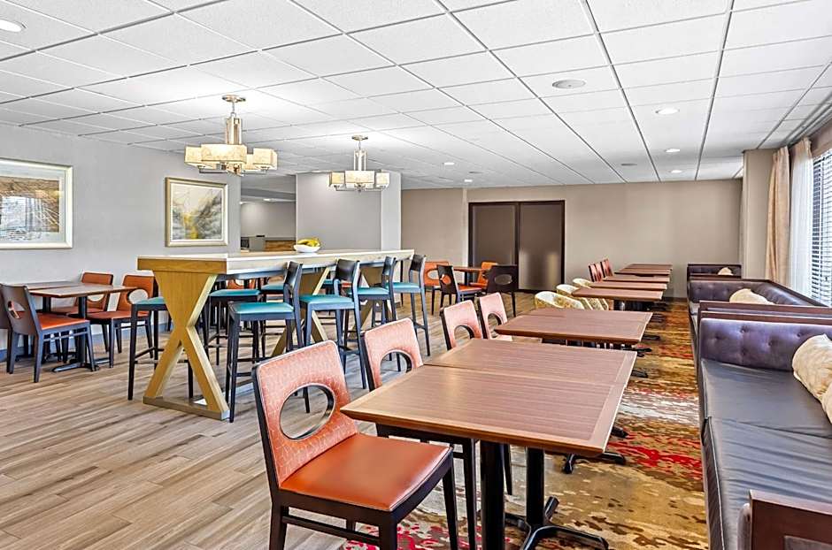 Hampton Inn By Hilton Chicago/Naperville