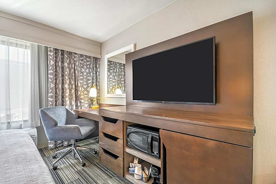 Hampton Inn By Hilton & Suites Tulare