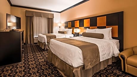 Queen Suite with Two Queen Beds