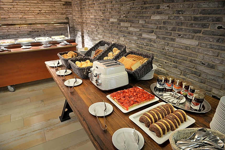 Wilson Palace by LOFT