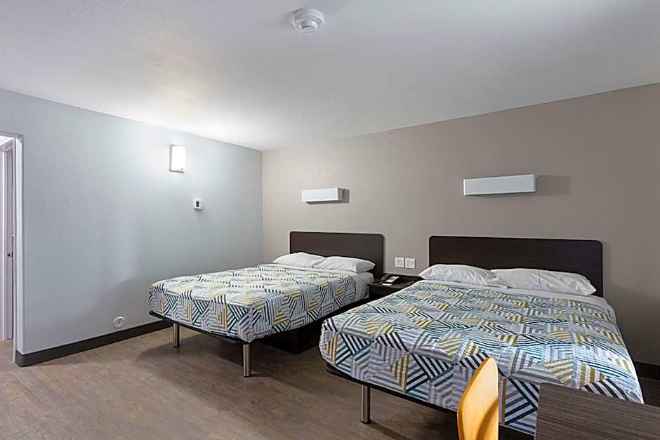 Motel 6-Show Low, AZ