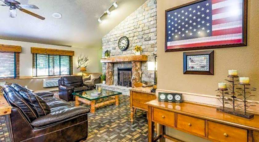 AmericInn by Wyndham Hampton