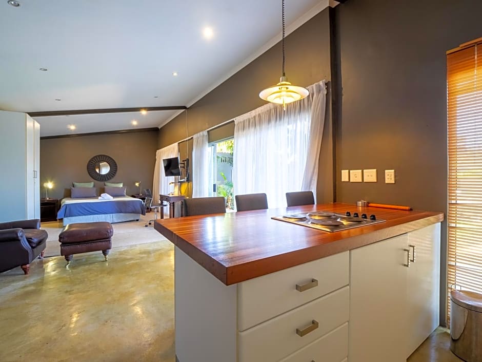 Private Studio flatlet, Uncapped Wifi, Netflix,Full DSTV