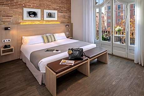 Deluxe Double or Twin Room with Balcony Rambla view
