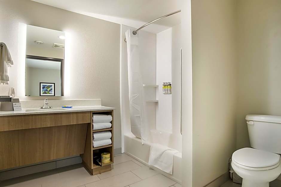 Holiday Inn Express & Suites East Tulsa - Catoosa By IHG