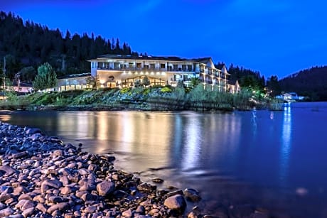 Best Western Lodge at River's Edge