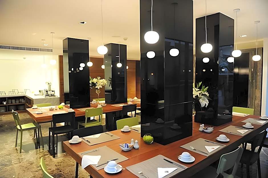 S33 Compact Sukhumvit Hotel