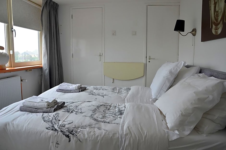 Pension 't hofje 350 meter van het strand