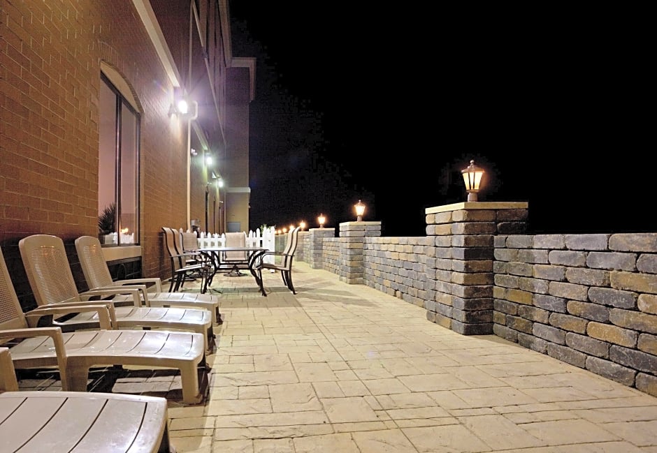 Holiday Inn Express Hotel and Suites Akron South-Airport Area By IHG
