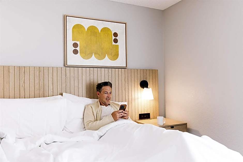 Sonesta Simply Suites Boston Burlington