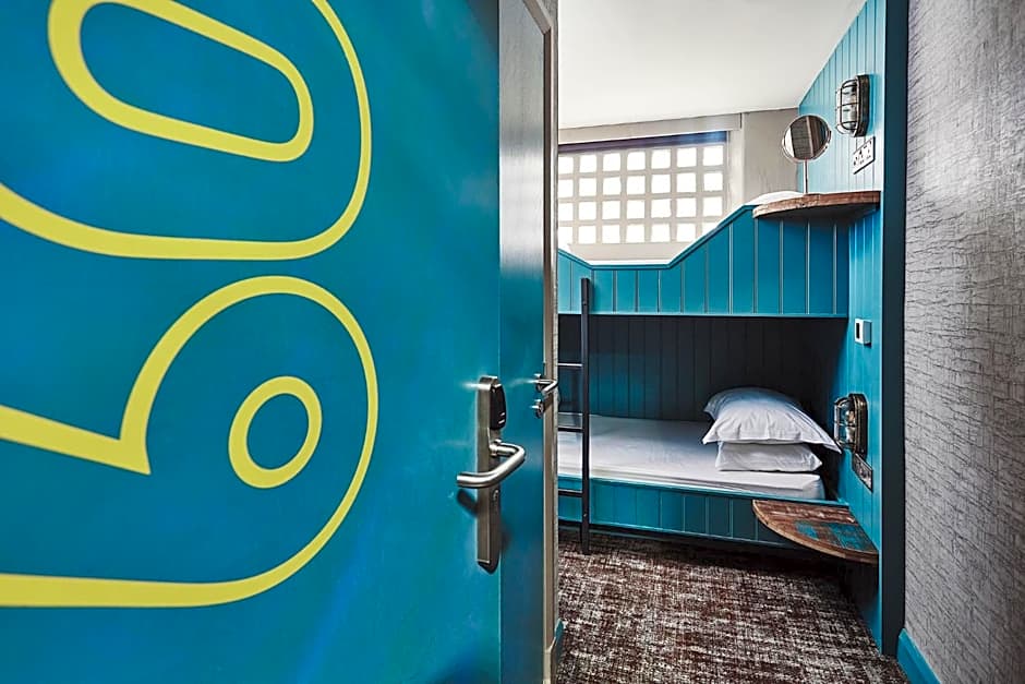 Photo 1 of 6 of 1 Bunkbed