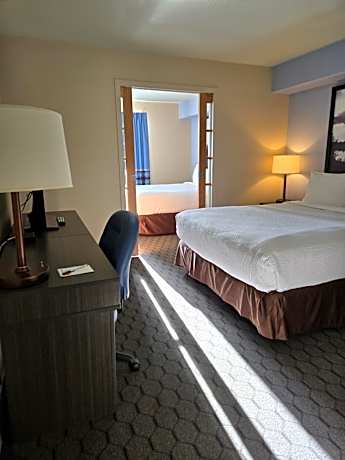 Executive Queen Room with Two Queen Beds - Non-Smoking