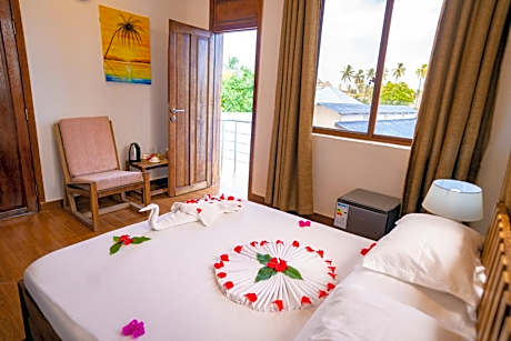 Deluxe Double Room with Balcony and Sea View