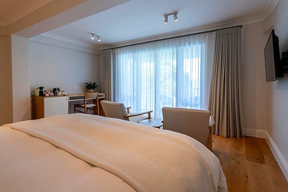 Hide-Away Guest House