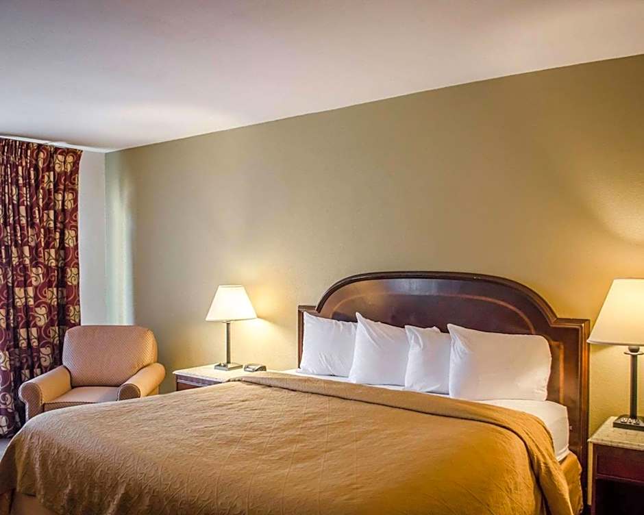 Quality Inn & Suites Pensacola