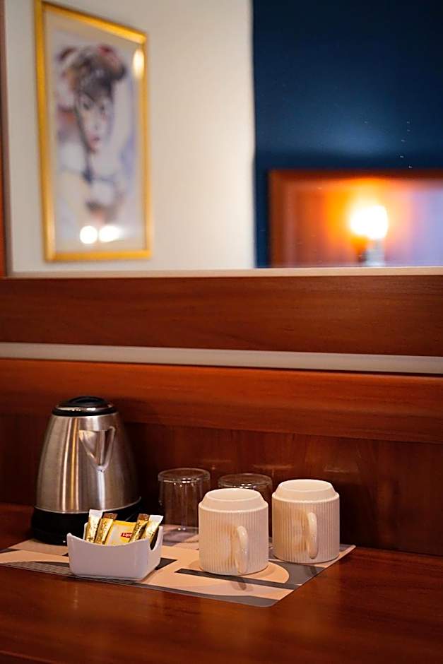 PARNIS PALACE Hotel Suites