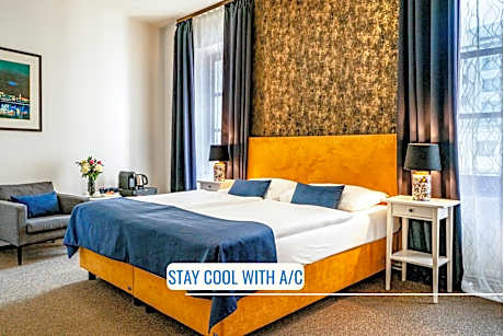 BlueBell Hotel