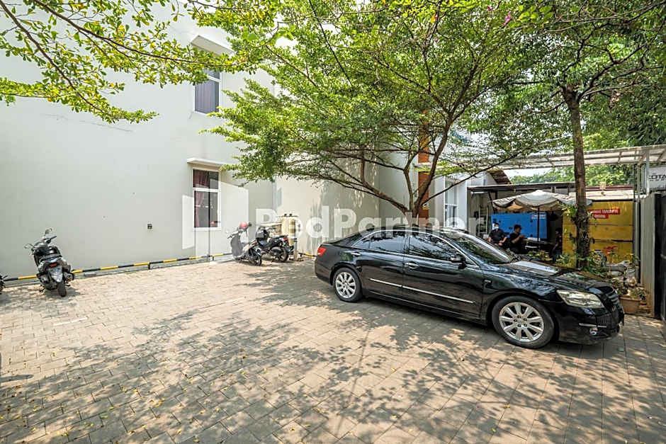 Palm Eight Mitra RedDoorz