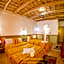 Hotel Babylon Dades