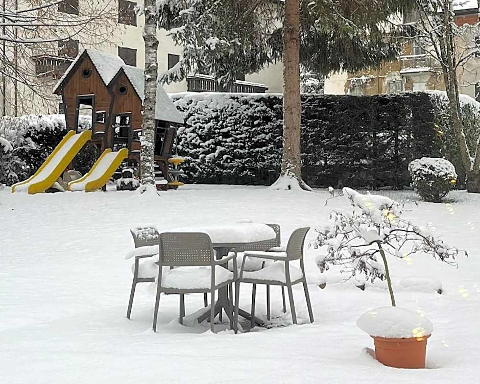 Hotel alle Rose Family inspired garden and SPA