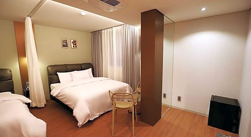 Namyangju Bukhangang Dolcecasa Hotel