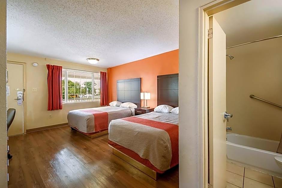 Motel 6-Washington, DC - Convention Center