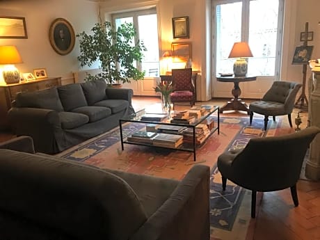 Berges du Rhône/ Chambre avec balcon