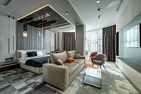 One-Bedroom Suite with Balcony