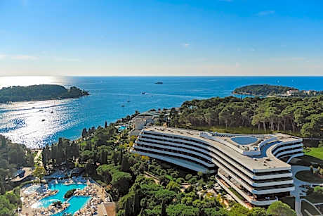 Lone Hotel by Maistra Collection