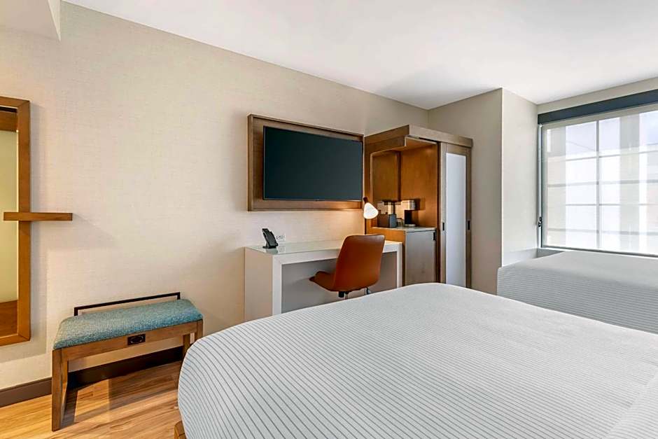 Cambria Hotel Denver Downtown RiNo