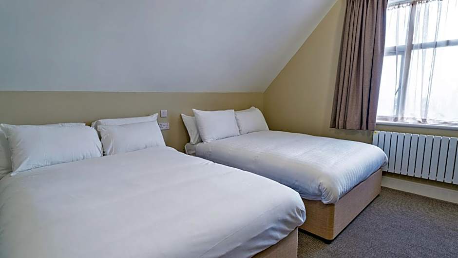 Uno Thames Hotel Maidenhead -Reopened Brand New Again -FREE PARKING