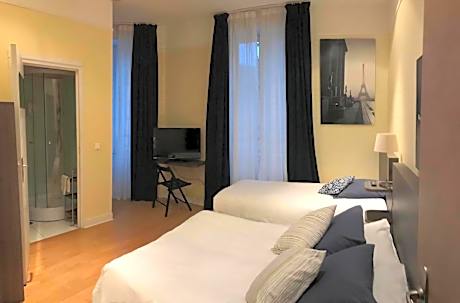 Triple Room with Shower