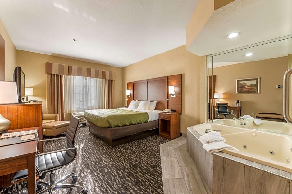 Quality Inn & Suites Hendersonville - Flat Rock
