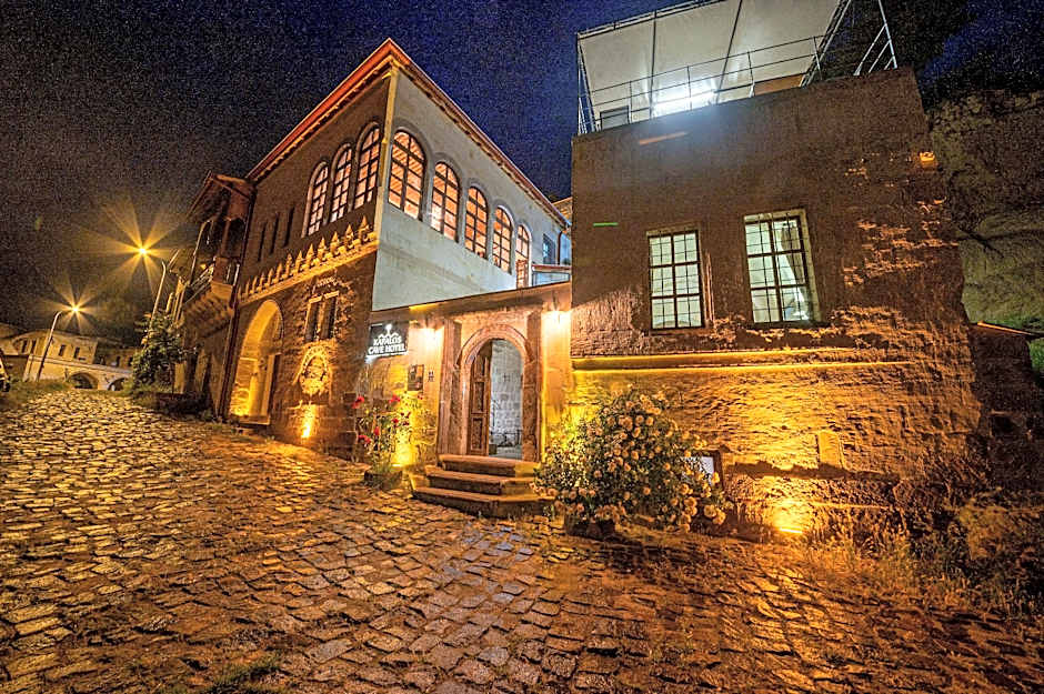 KAPALOS CAVE SUİTES