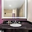 La Quinta Inn by Wyndham West Long Branch/NJ Shore Area