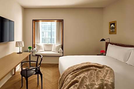 Superior Room, 1 King Bed, Non Smoking