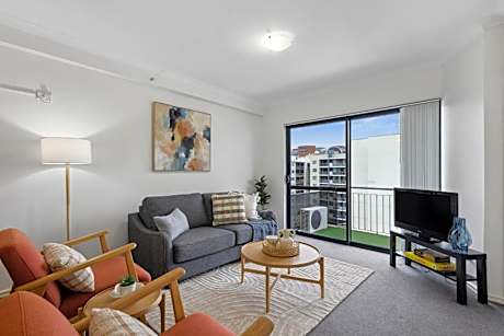 Cozy City Apartment with Stunning Views and Ameni