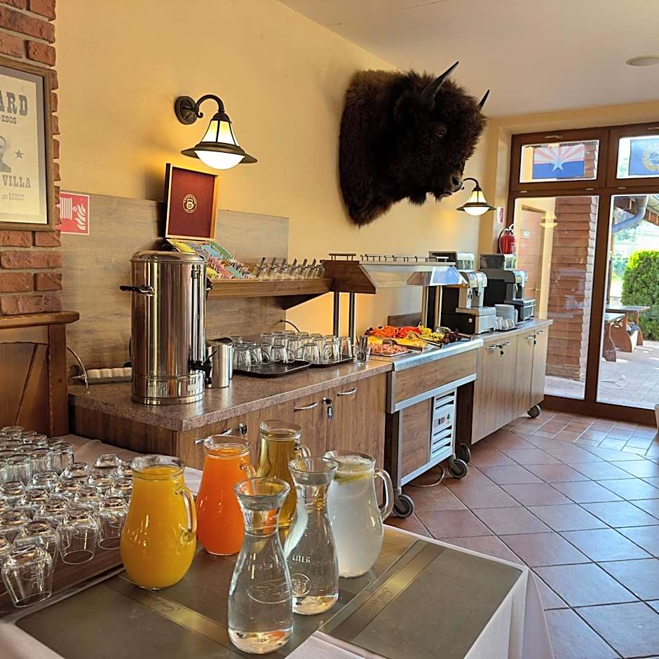 Country Saloon Belá