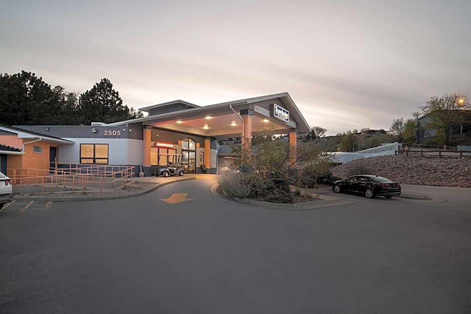 Travelodge by Wyndham Rapid City
