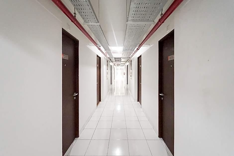 Riverview Residence - Tower Makaham by RedDoorz – Bekasi, PA