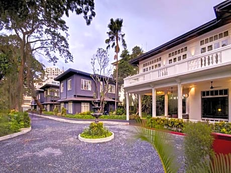 The Henry Hotel Manila