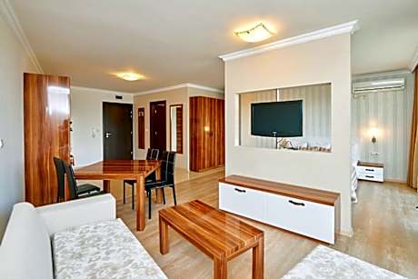 Deluxe Studio with Garden View