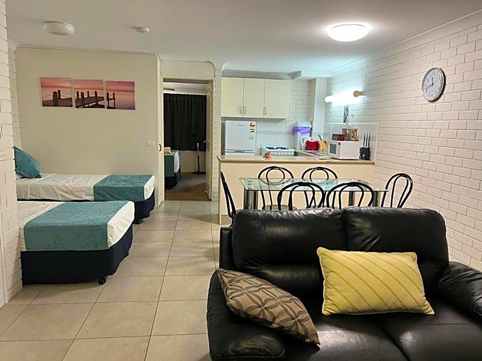 Trickett Gardens Holiday Inn