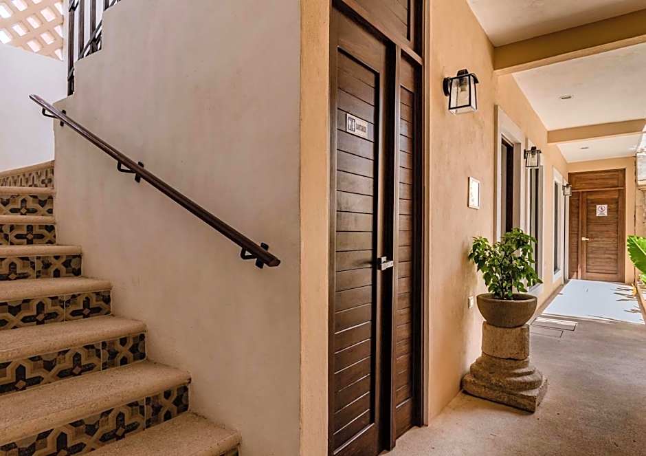 Hotel Colonial Zaci by GuruHotel