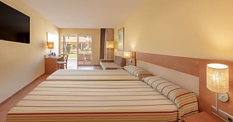 Family Room with Terrace (2 Adults)